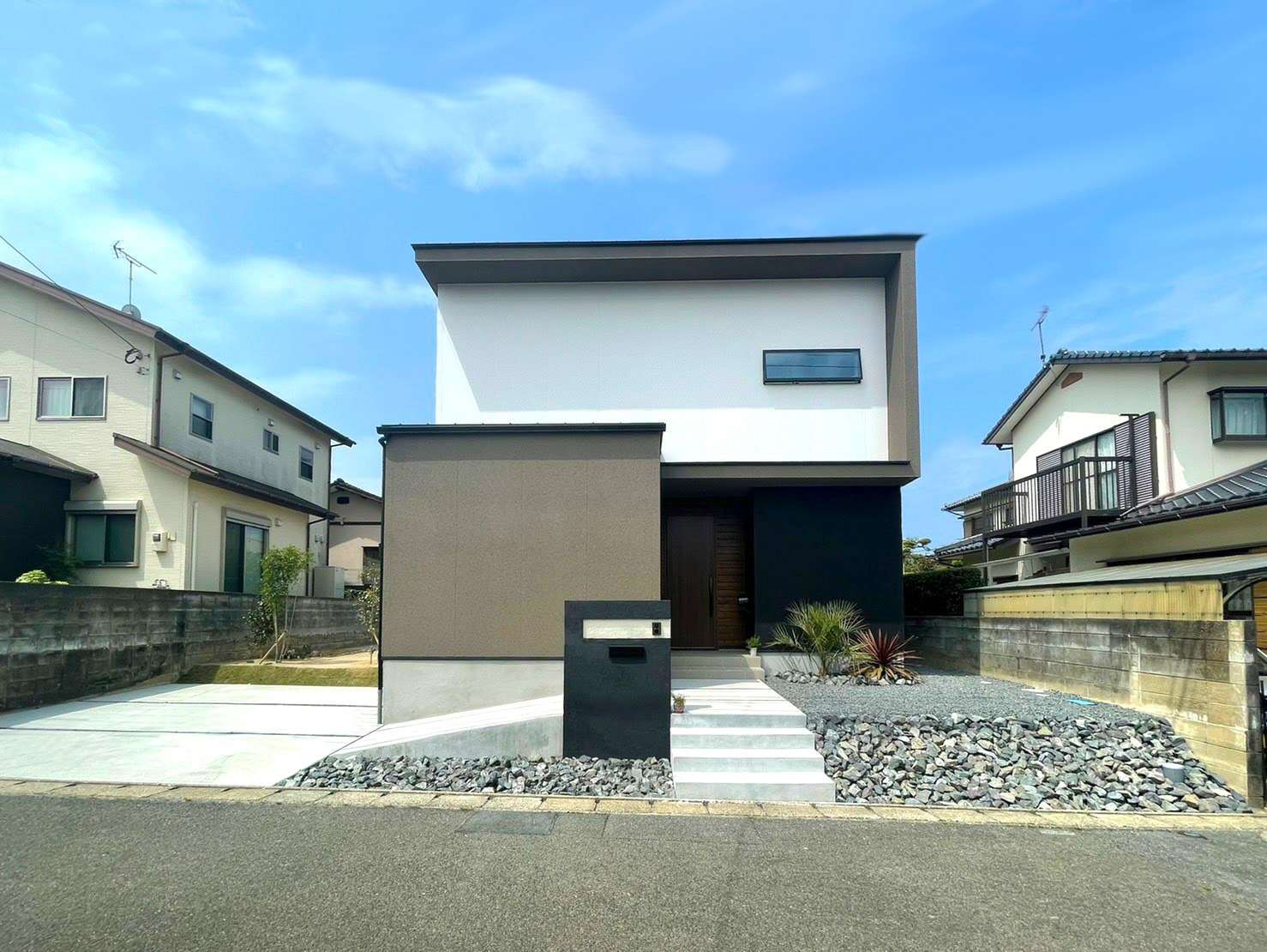 和モダンを感じる外観