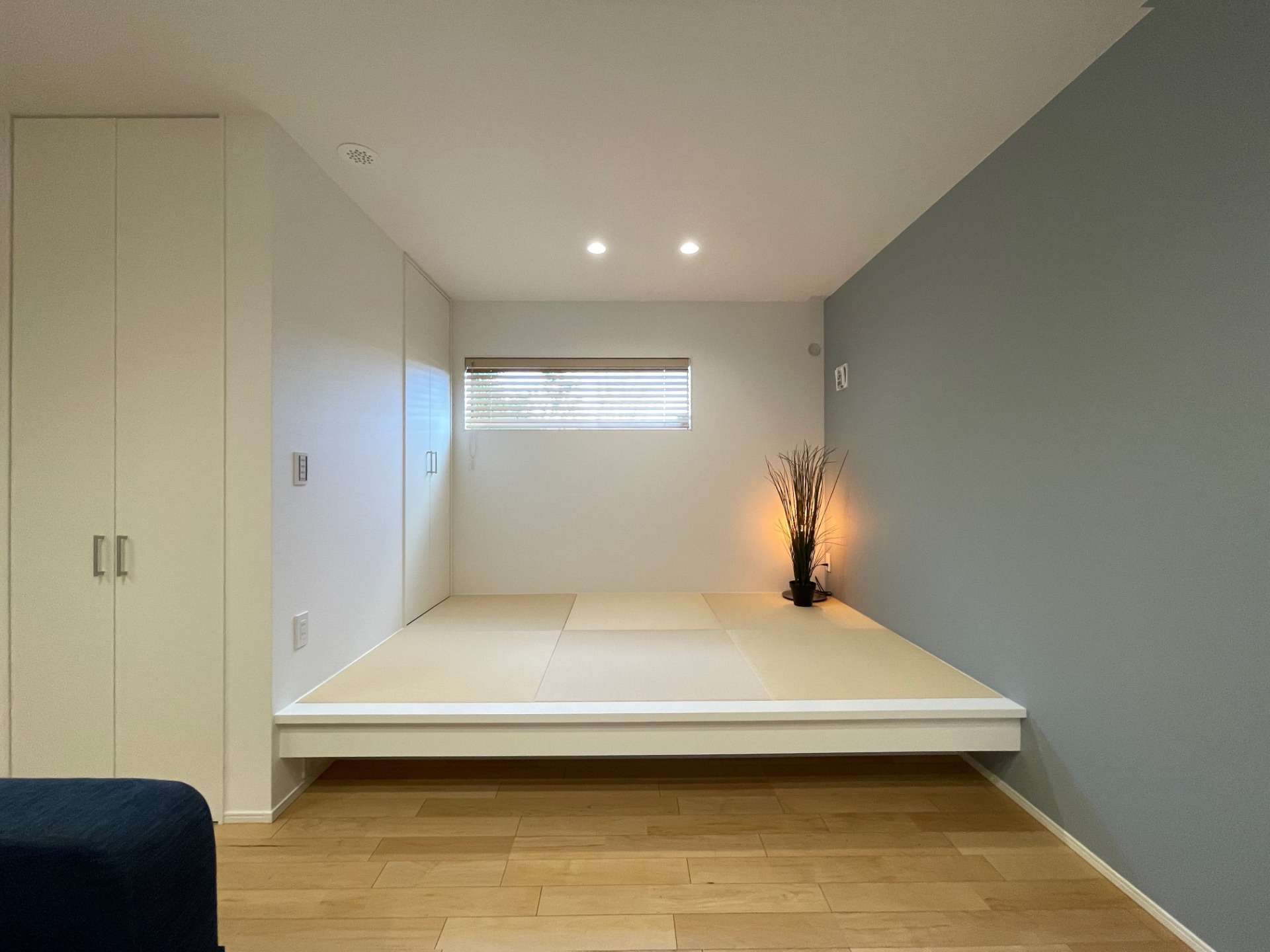 リビングの一角に設けた小上がりの和室。空間に立体感が生まれ、家族の憩いの場となります。