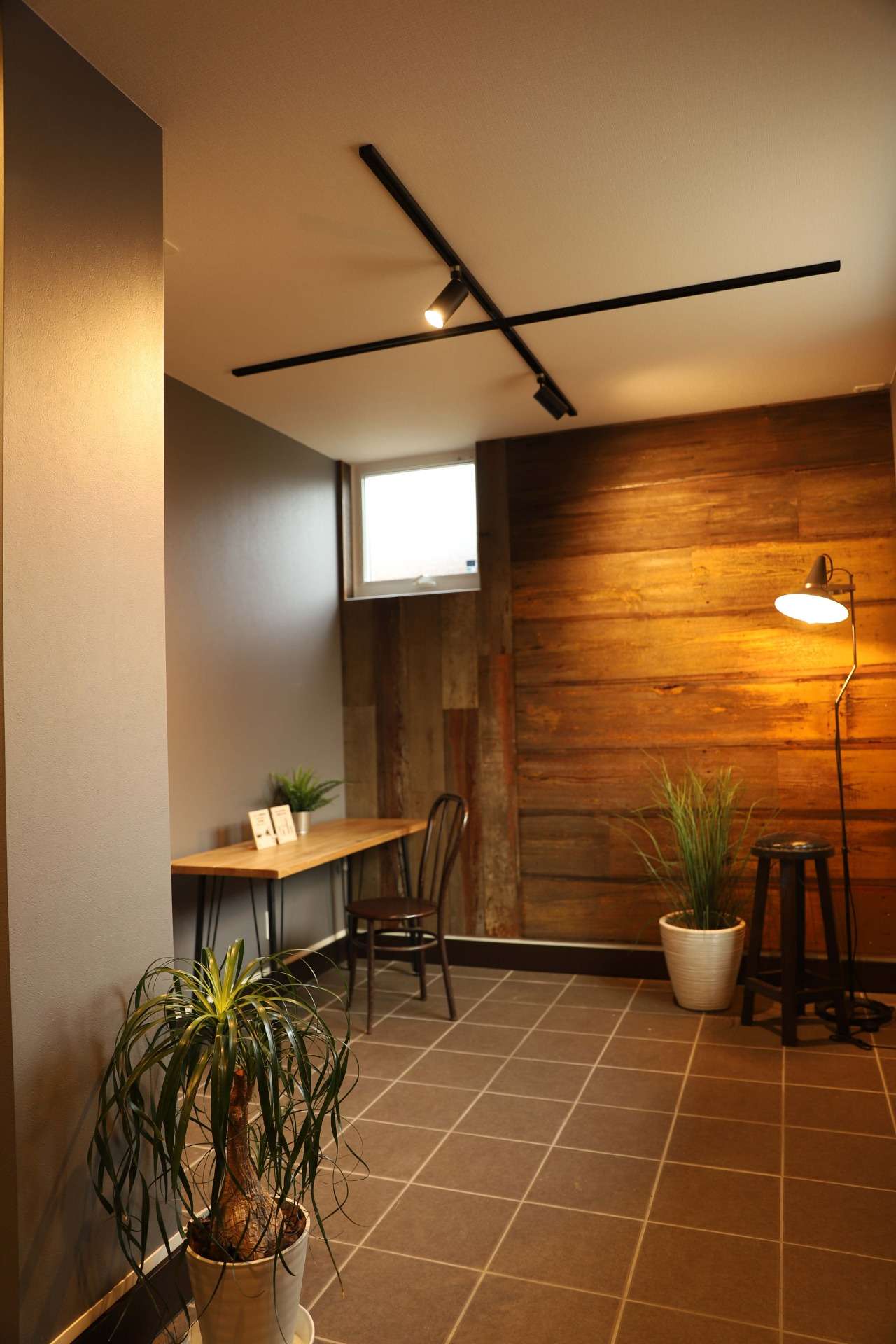 スッキリとした玄関。大容量のシューズクローゼットを設け、いつでも美しいエントランスを保ちます。