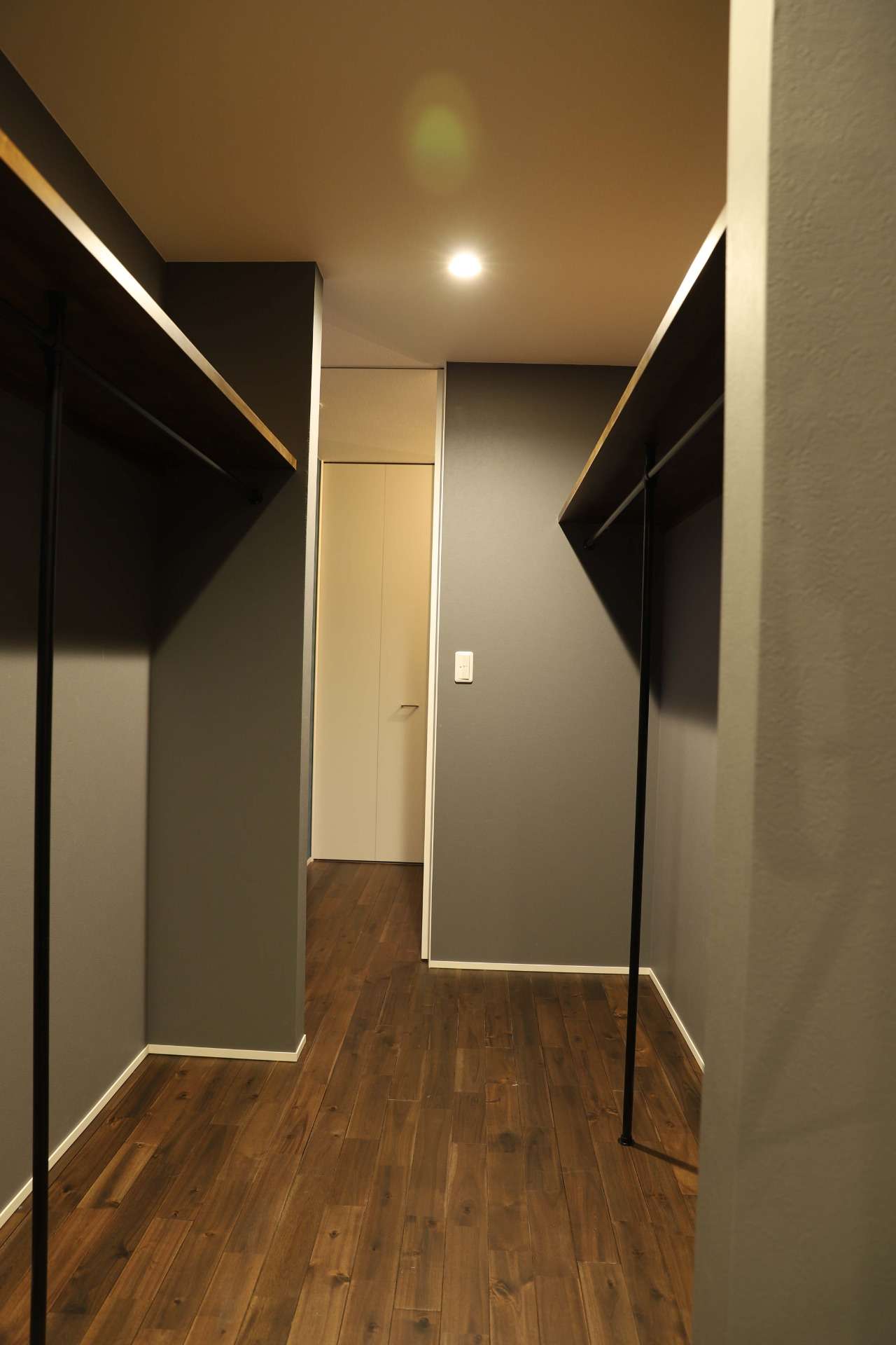 家族の衣類をしっかり収納できる大容量のクローゼット