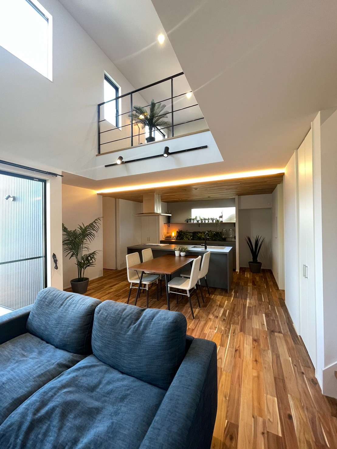 大きな吹抜けのあるLDK