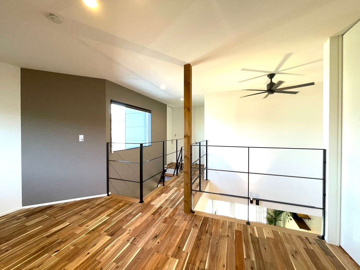 吹き抜け階段ホール