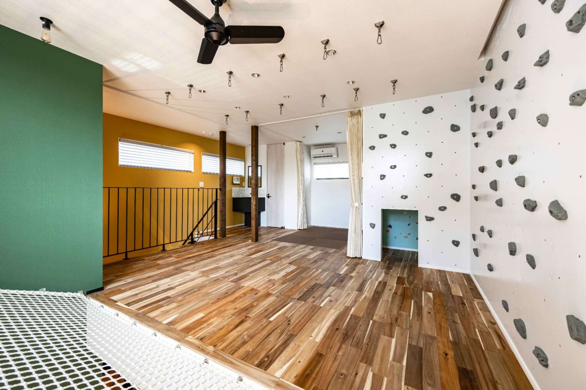 ボルダリングを楽しめる部屋