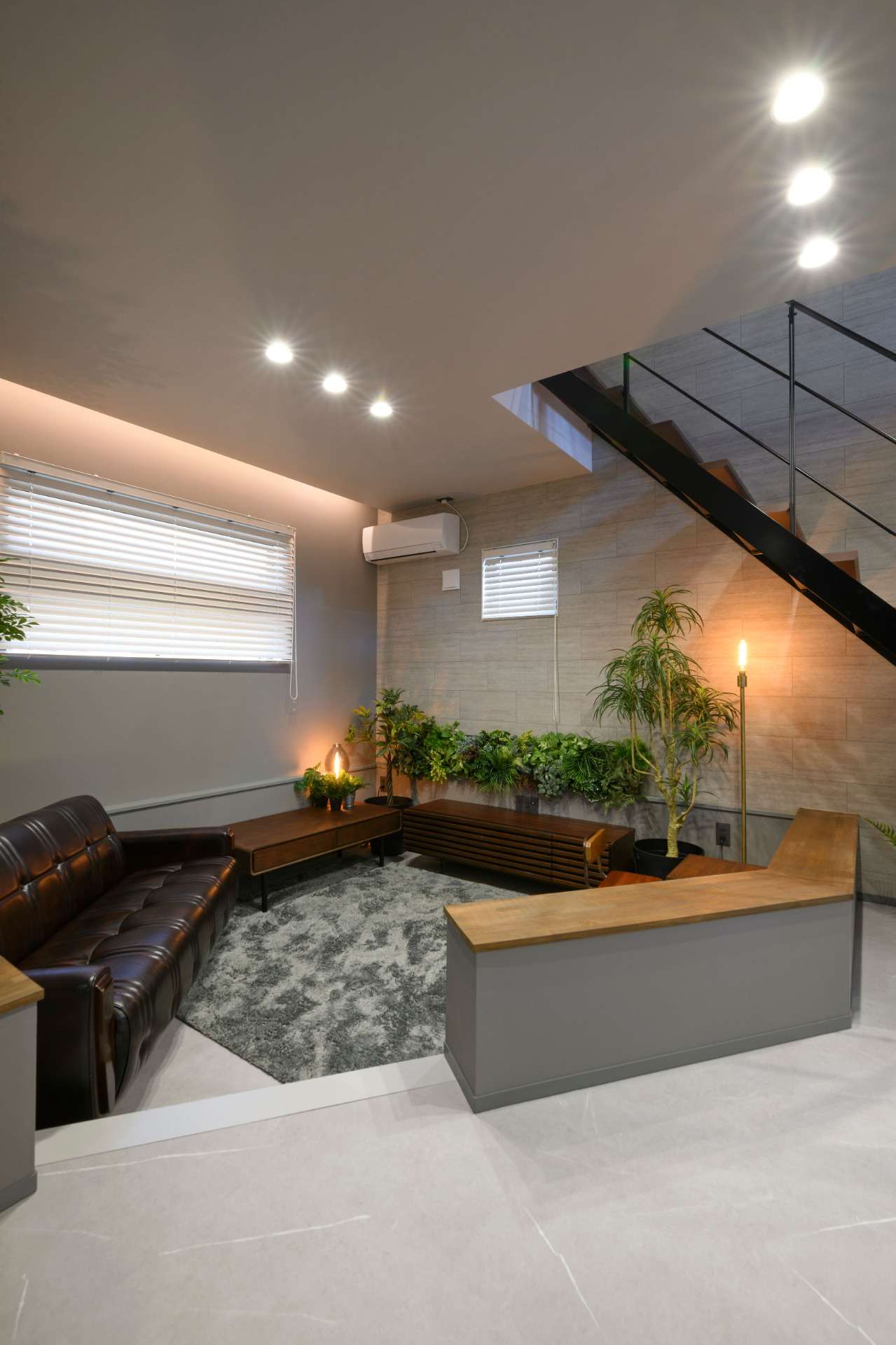 一段下げることで動きを持たせたリビング