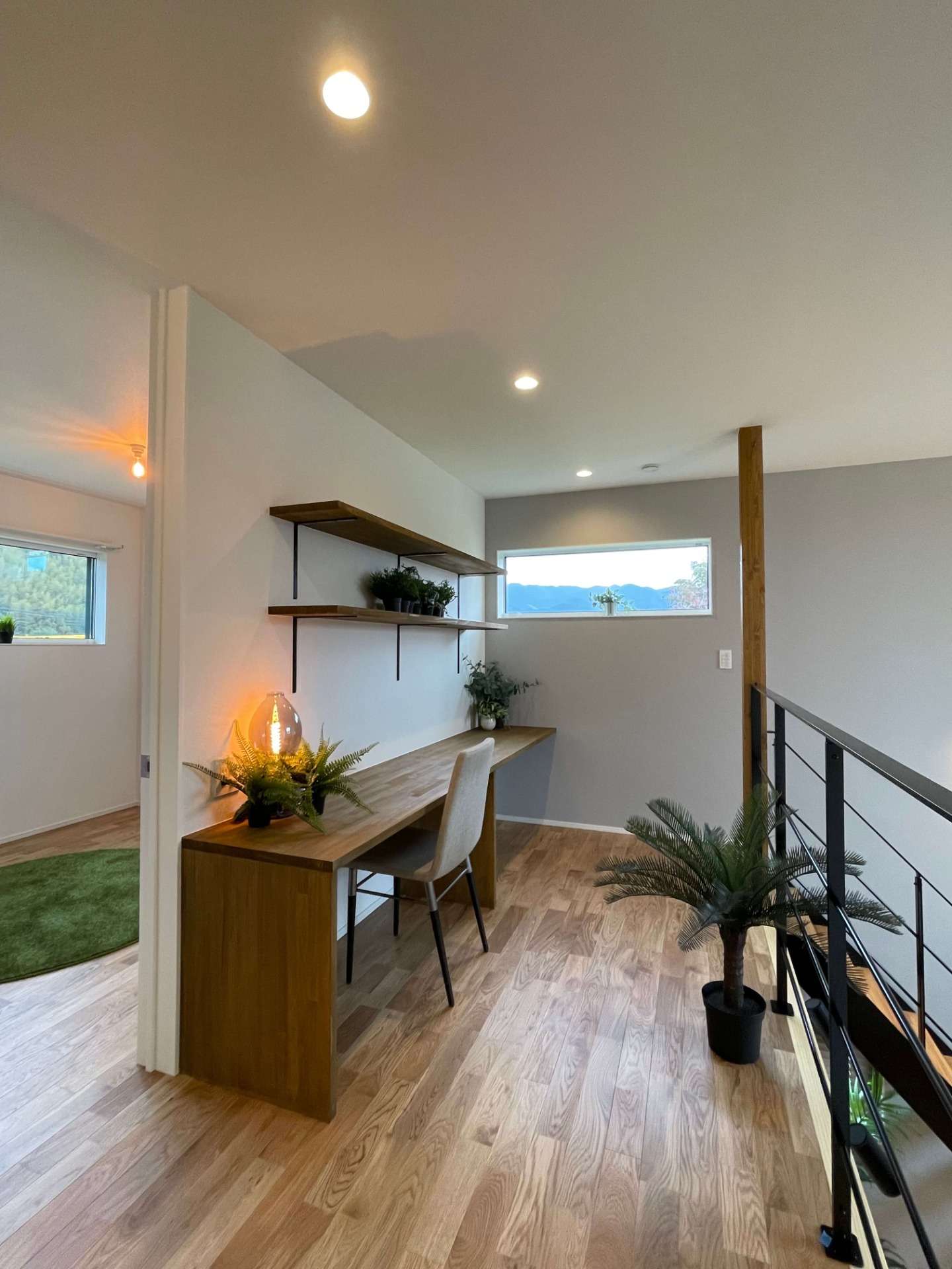 階段ホールに設けたワークスペース