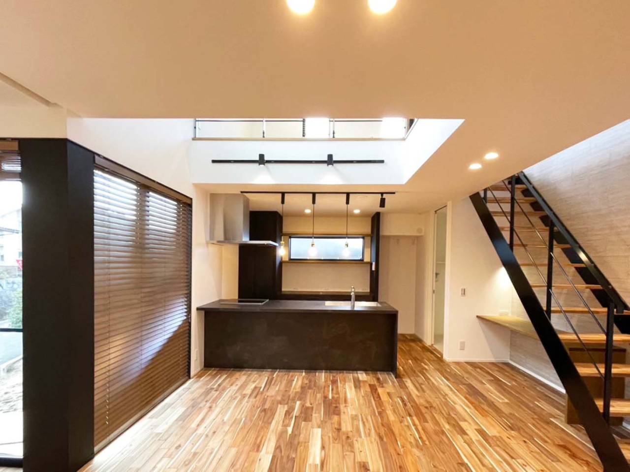 【福岡県宗像市】アイアン階段のあるリビング