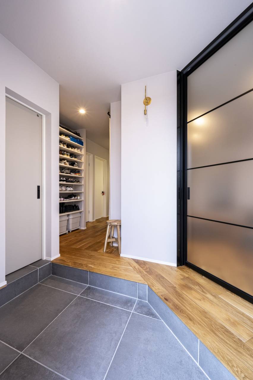 【福岡県福津市】注文住宅の玄関収納　