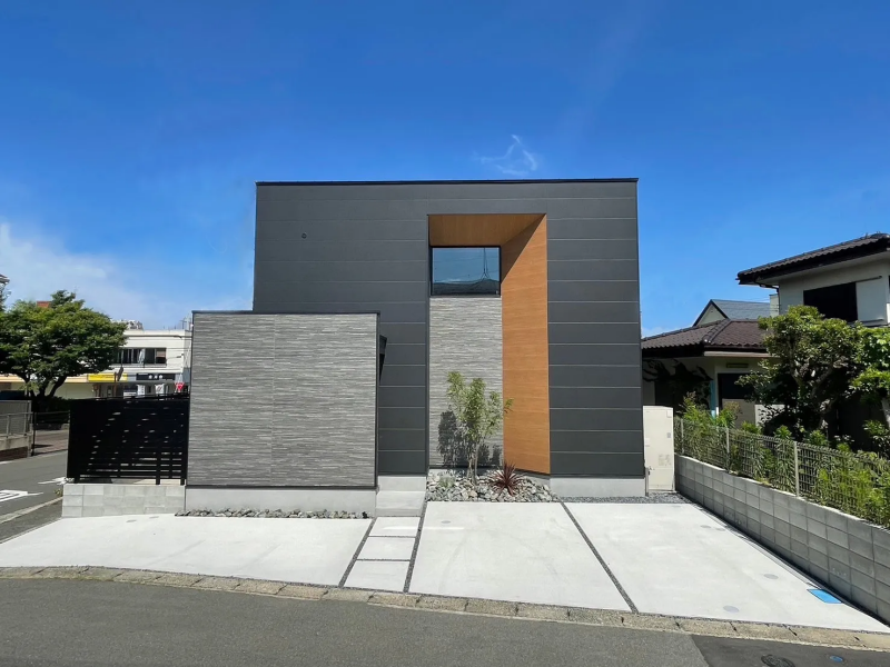 福津市で実現した、高気密高断熱仕様のモダンな注文住宅の外観デザイン。