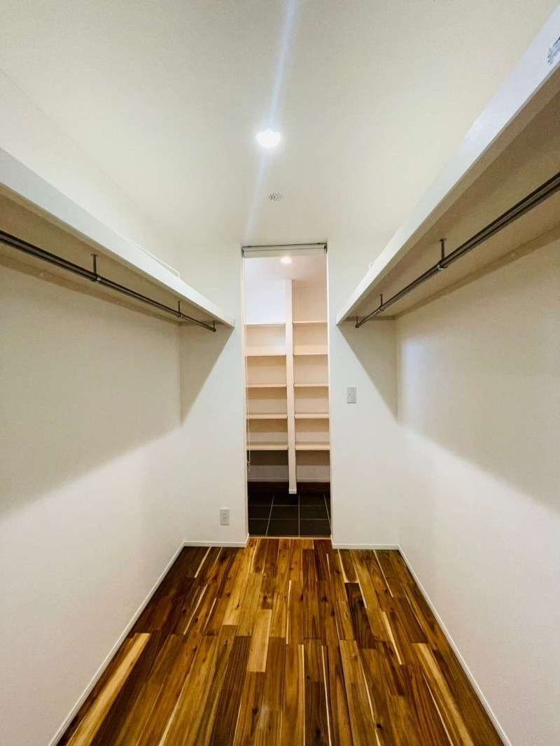 家事動線のよいウォークスルークローゼット