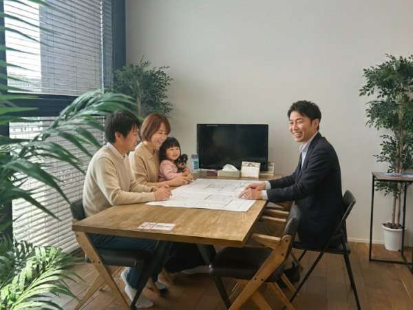建築士と暮らしのアイデアを考える家づくり相談